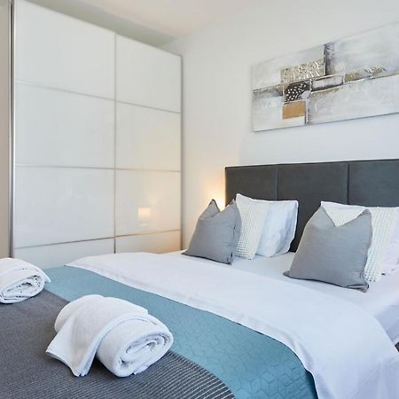 Spacious 2Bdr Apartment Near Business District Zagreb Exterior photo